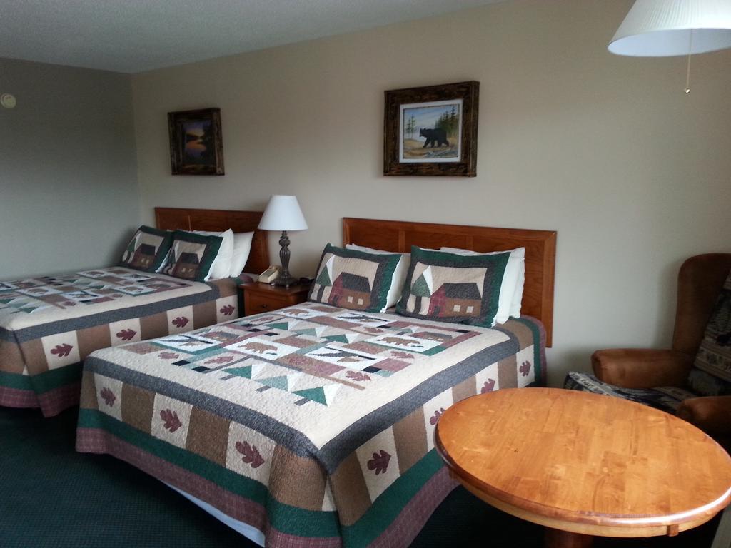 Mountain Breeze Motel พิเจนฟอร์จ ภายนอก รูปภาพ