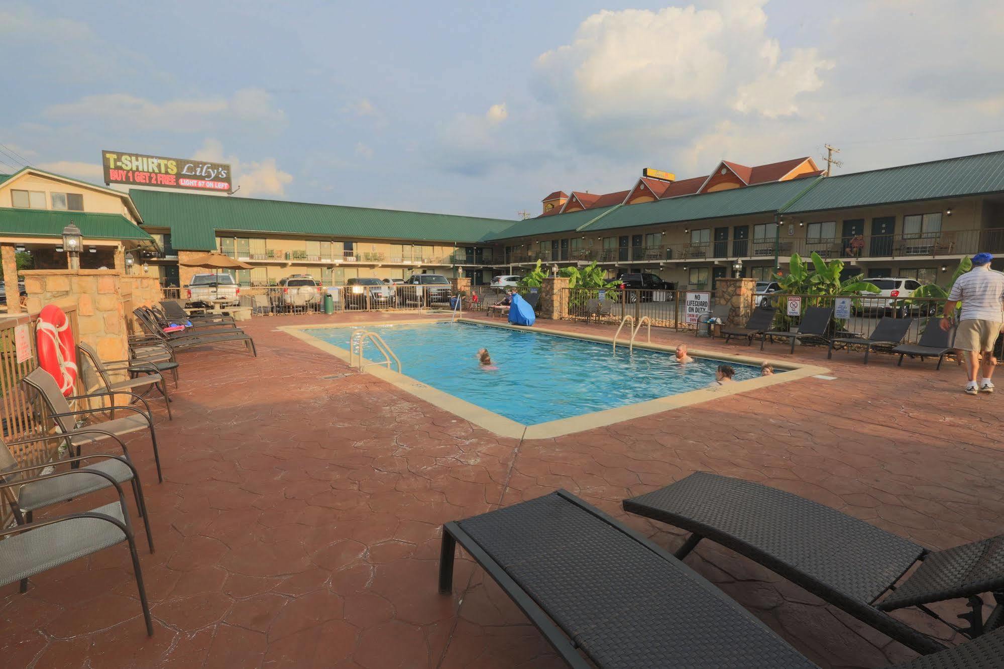 Mountain Breeze Motel พิเจนฟอร์จ ภายนอก รูปภาพ