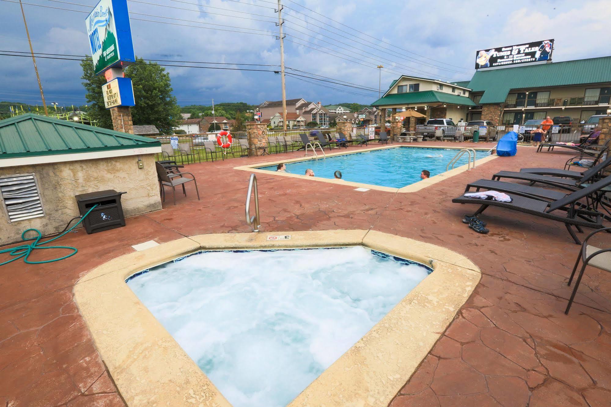 Mountain Breeze Motel พิเจนฟอร์จ ภายนอก รูปภาพ